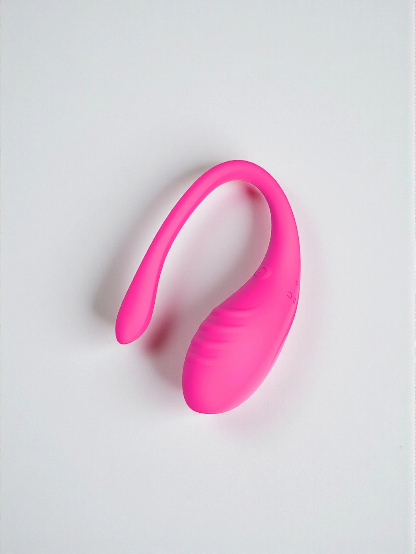 Hidden AURA Duo — Estimulador inalámbrico de doble sensación.